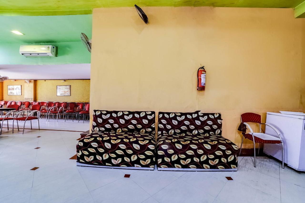 Hotel Oyo Chandrika Near Jama Masjid 3*
