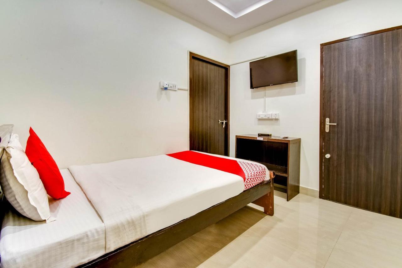 Hotel Oyo Chandrika Near Jama Masjid