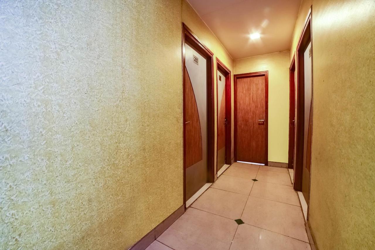 Hotel Oyo Chandrika Near Jama Masjid 3*